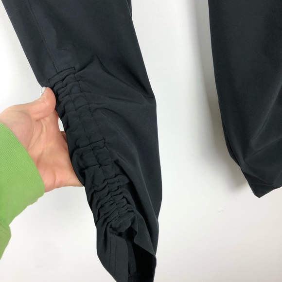 Athleta Aspire Ankle Pants Zip Pockets Black Sz 8 - Picture 11 of 12